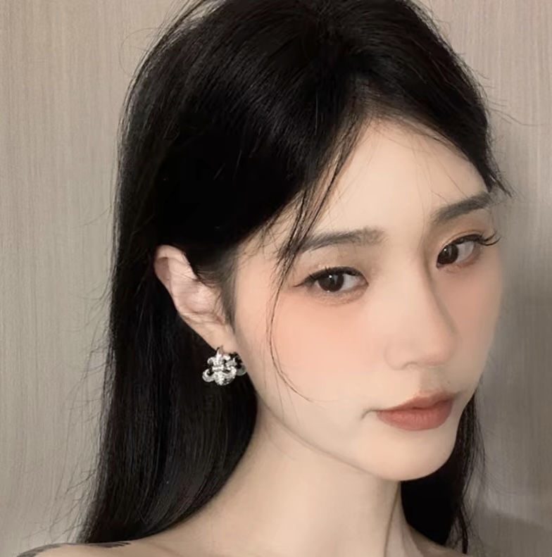 Ch*0me He**ts earrings